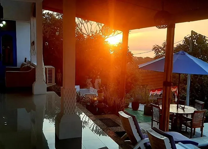 Cantik 4*