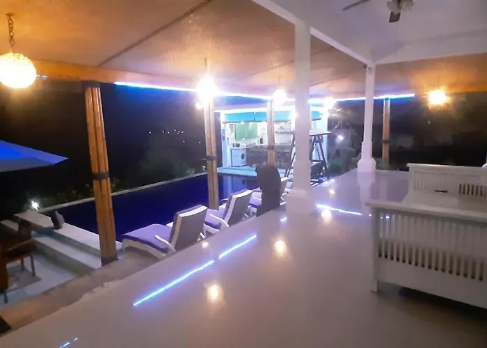 Cantik 4*