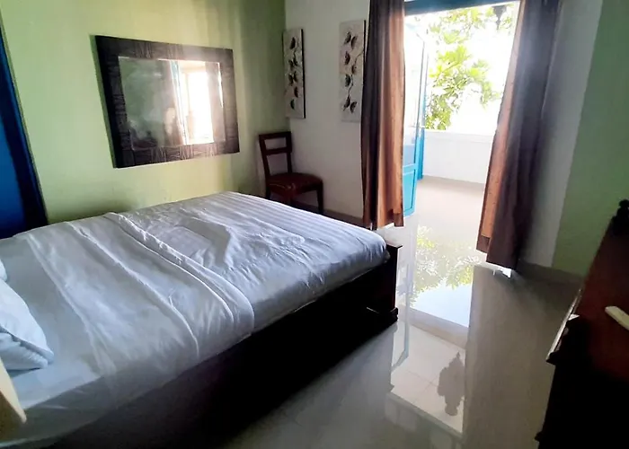 Cantik 4*